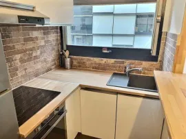 Location T2 rénové 20éme Arrondissement de Paris.