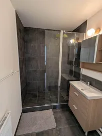 Location Grand T2 refait à neuf de 52m² avec Terrasse