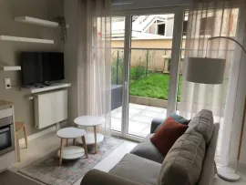 Location Joli studio - Bien meublé, avec terrasse et jardin