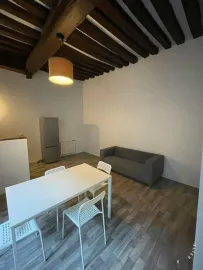 Location Beau 2P meublé 44m² proche de l'Hôtel de Ville