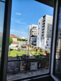 Location Studio avec petite chambre séparée.