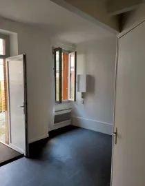 Location T1 19m² + TERRASSE - PLACE DUPUY