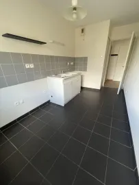 Location Bel appartement T3 dans résidence avec parking.