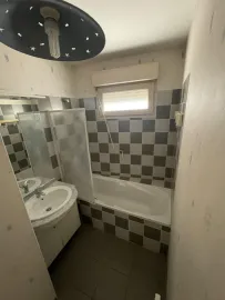 Location Bel appartement T3 dans résidence avec parking.