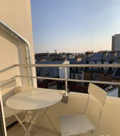 Location Beau studio meublé 28m² avec balcon