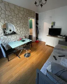 Location Studio meublé 10 rue lamarck à 100 m du sacré