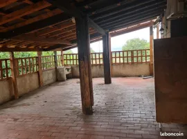 Location Loue grand studio dans villa