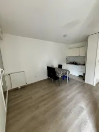 Location Beau studio meublé 32m² quartier Charles Floquet
