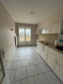Location T4 transversant de 101 m2