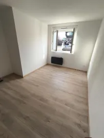 Location F2 en rez de chaussée 45m2 entièrement rénové