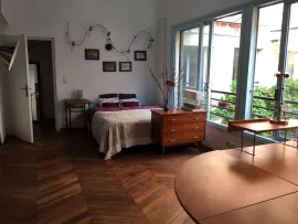Bibliothèque sous la lune Paris 11e