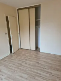 Location T4 à Saint Uze