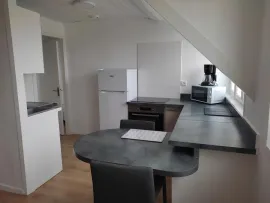 Location Appartement refait à neuf joli village côtier