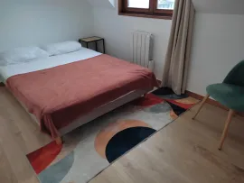 Location Appartement refait à neuf joli village côtier