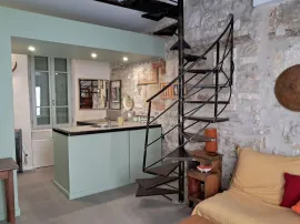 Location Maison meublée 50m² intramuros avec cour et balcon
