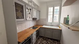 Location Limite Neuilly, bel appartement de caractère
