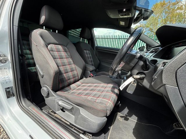 Voiture 2.0 TSI GTI Hatchback 3dr Petrol Manual Euro 6 (s/s) (230 ps)