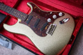 Instruments de musique GUITARE FENDER'62 réédition Stratocaster 
